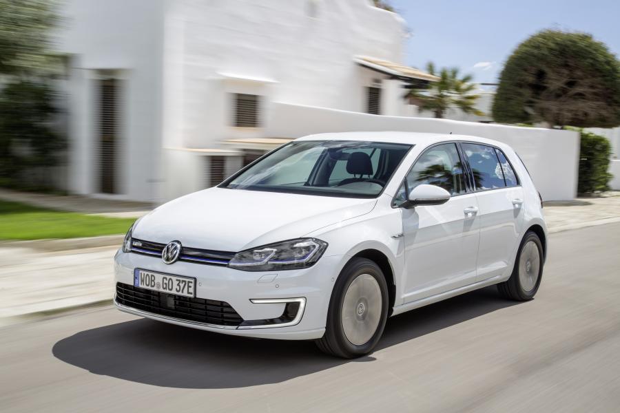  Volkswagen e-Golf 2017 года  (WW) (фото 41 из 49)